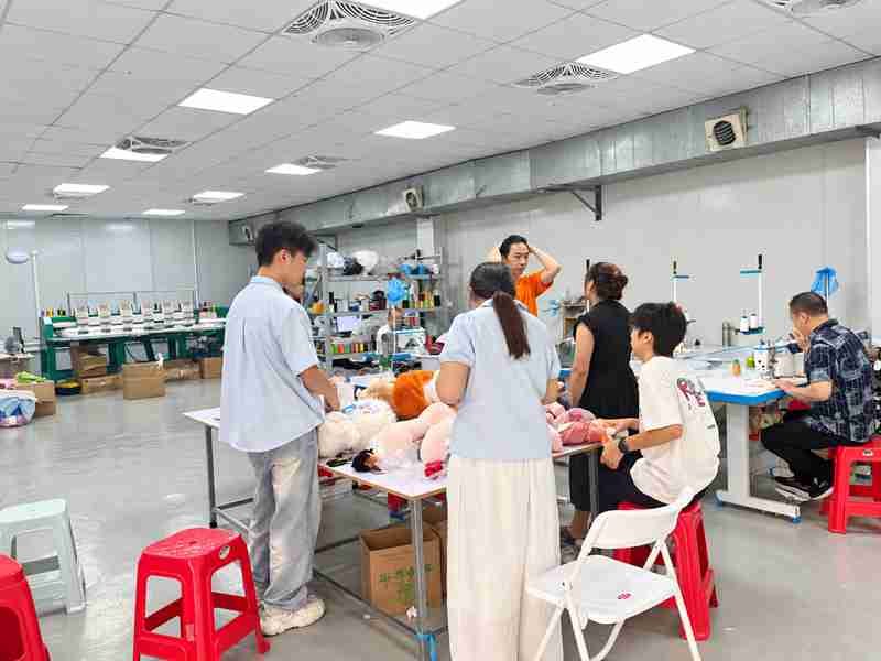 09 Ewintoys Real Factory Sample room