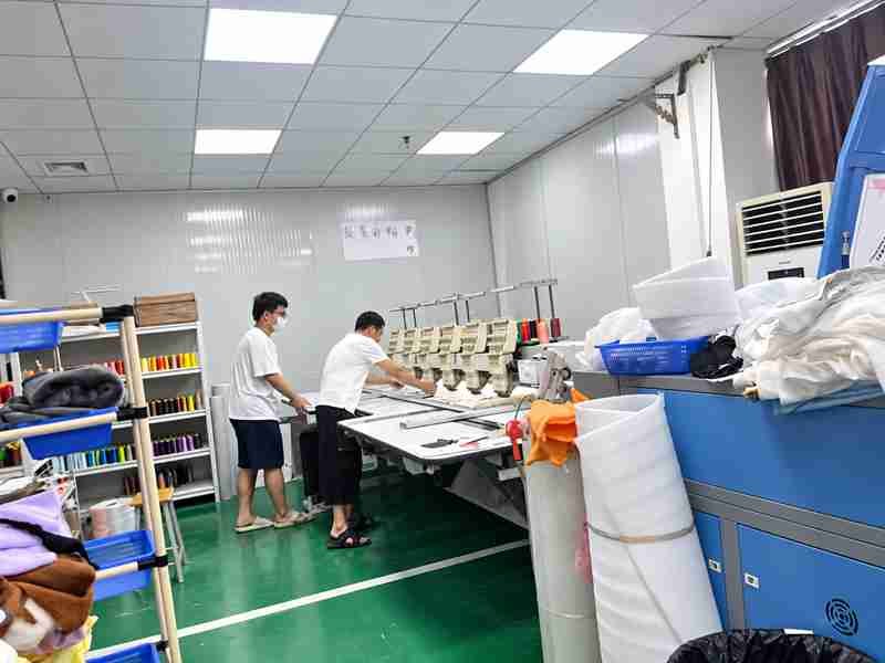 10 Ewintoys Real Factory Bright Embroidery Workshop Sample room