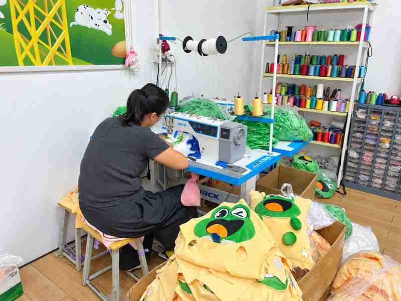 17 Ewintoys Real Factory Sewing and Assembly