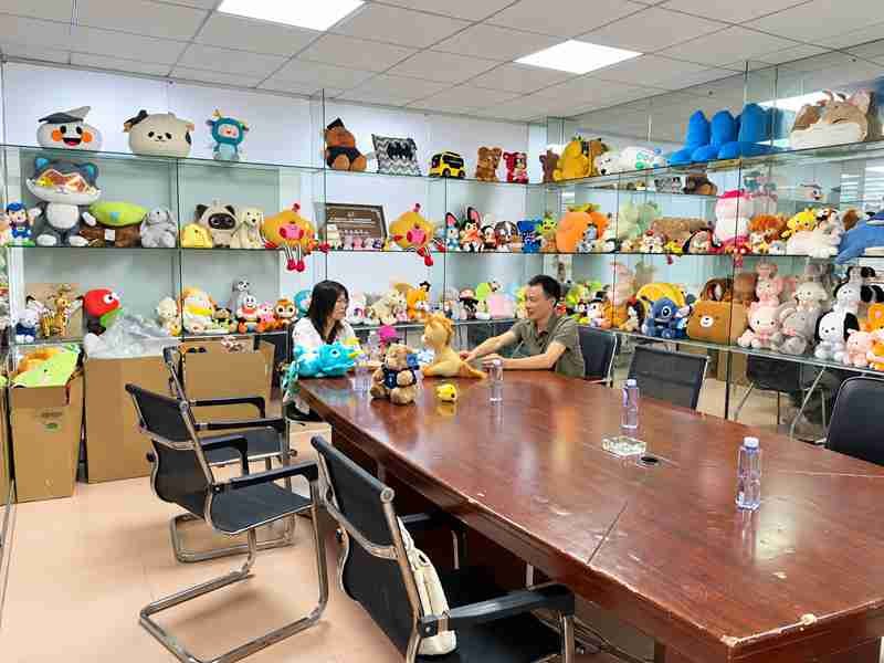 23 Ewintoys Real Factory show room