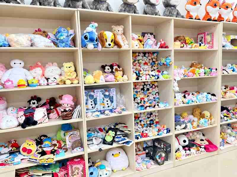24 Ewintoys Real Factory show room