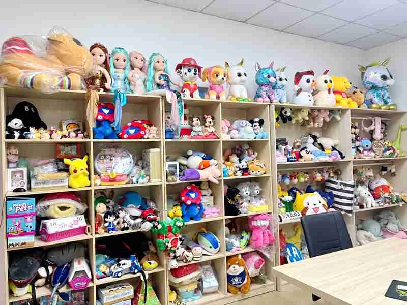 25 Ewintoys Real Factory show room 02