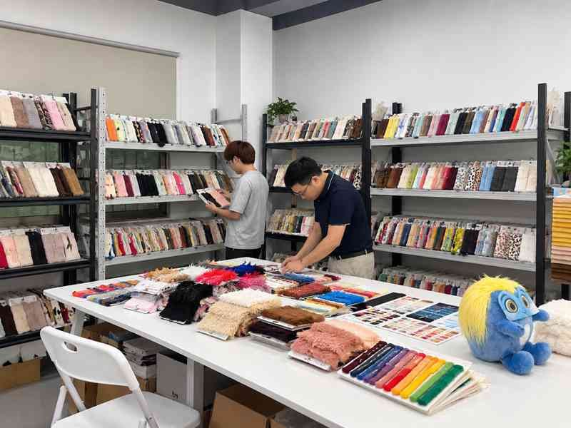 Ewintoys 01-01 Plush Toy Fabric Library for Smarter Material Selection